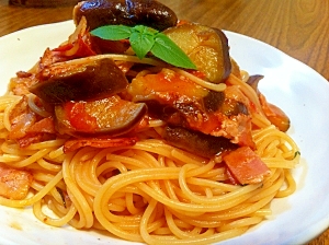 こってりうまっ！茄子とトマトのチーズパスタ