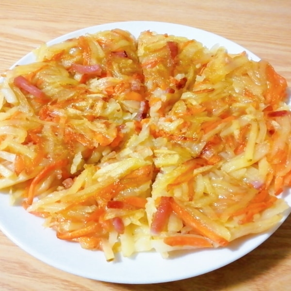 じゃがいもと人参とベーコンのガレット レシピ 作り方 By はじゃじゃ 楽天レシピ じゃがいもと人参とベーコンのガレット レシピ 作り方 By はじゃじゃ 楽天レシピ