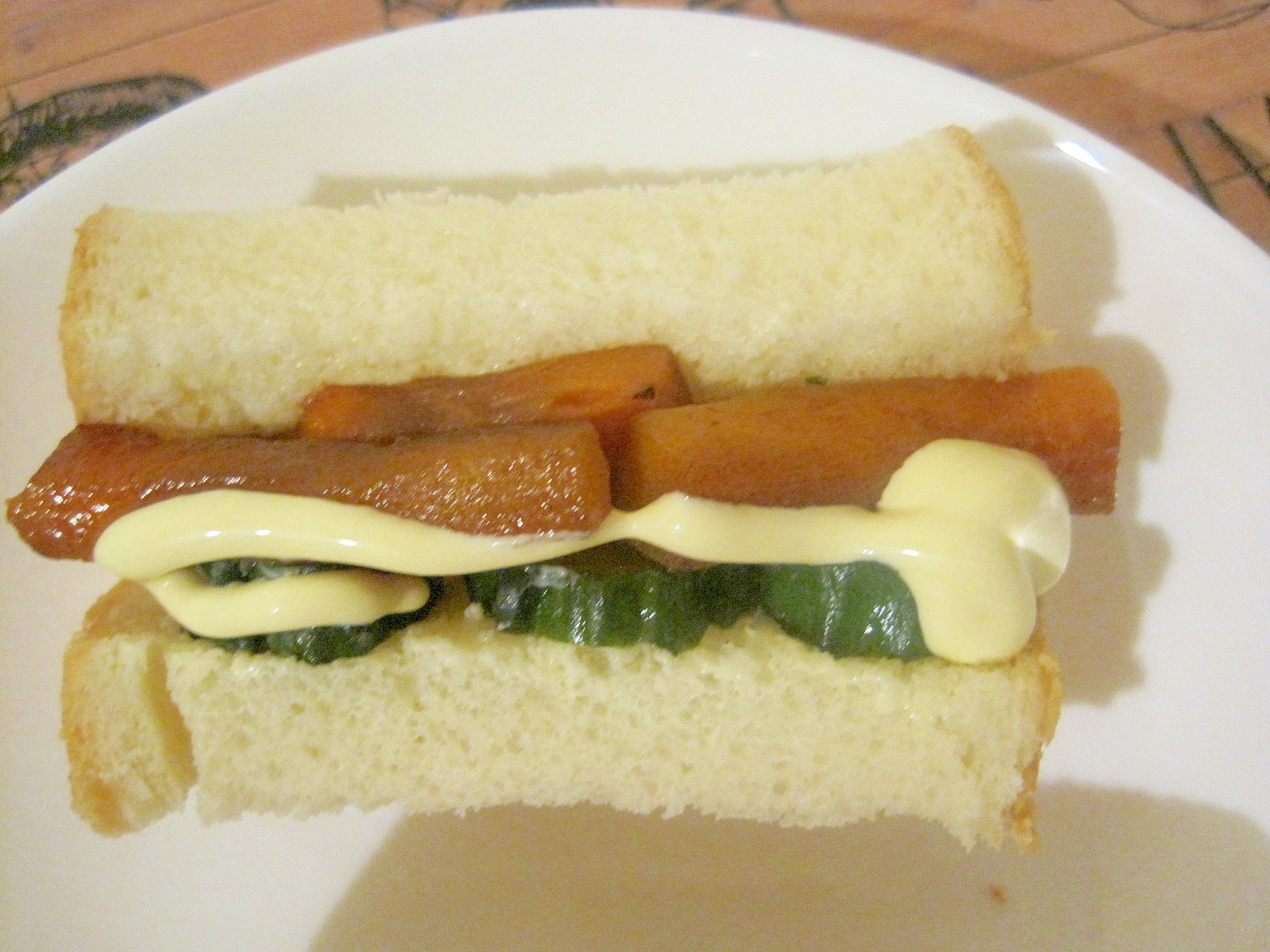 きゅうりと柿のサンドイッチ