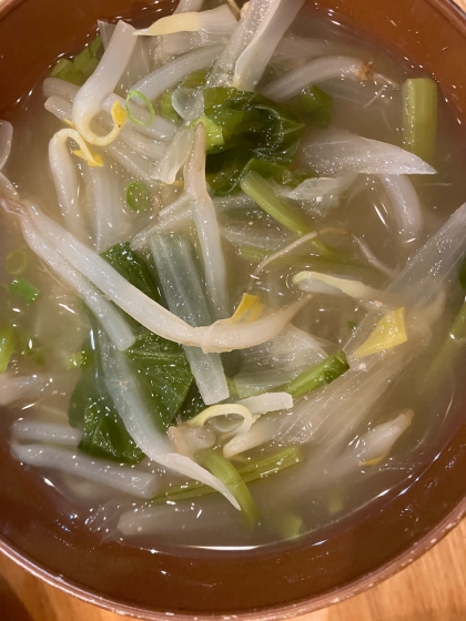 もやしと小松菜とカニかまと葱のお味噌汁