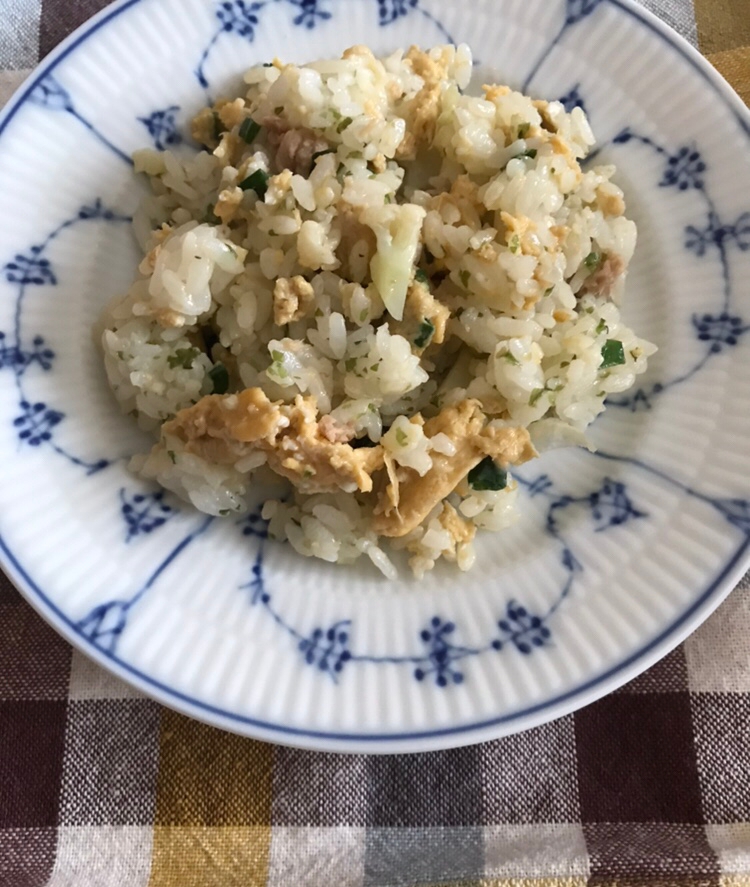 カリフラワーとツナ、青のりのチャーハン