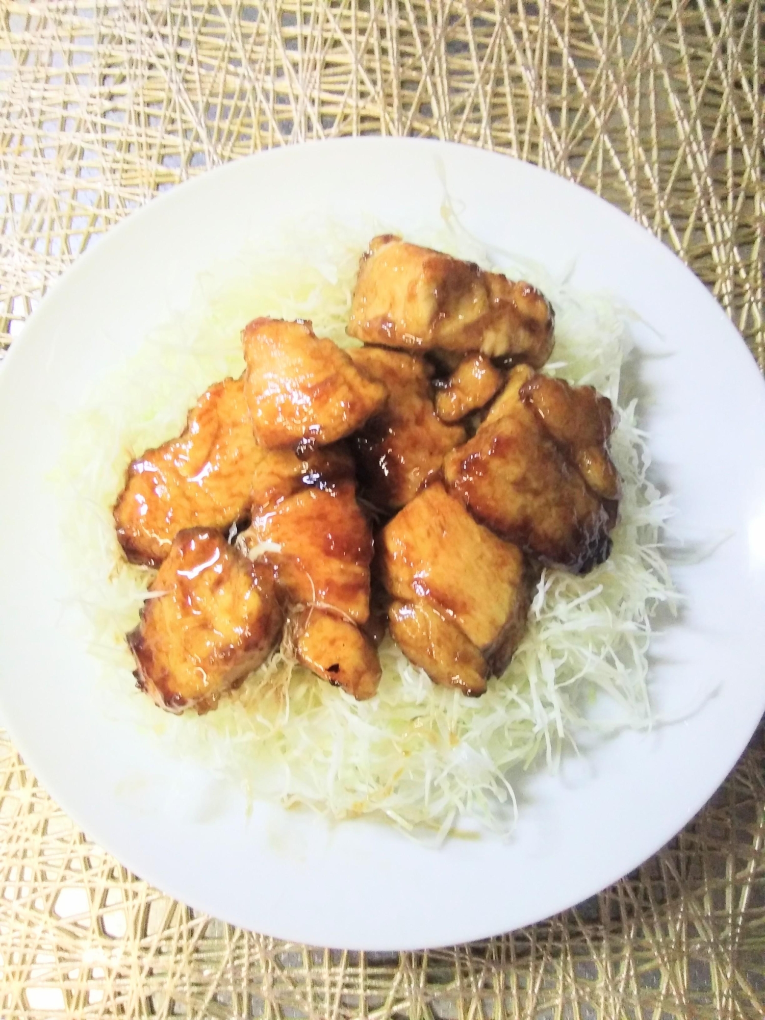 鶏むね肉の照り焼きonキャベツサラダ