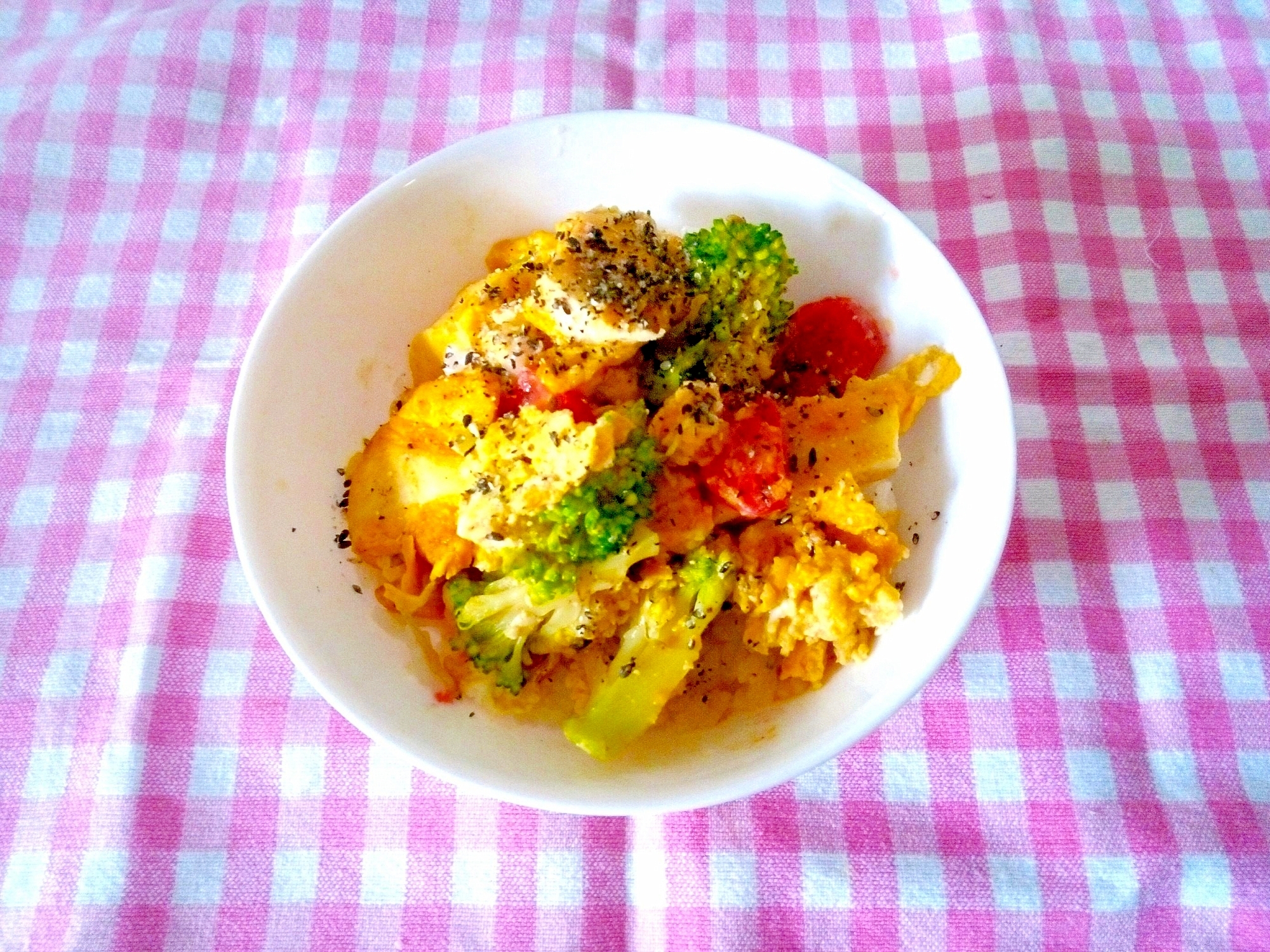 ブロッコリーと高野豆腐の卵炒めのっけ御飯