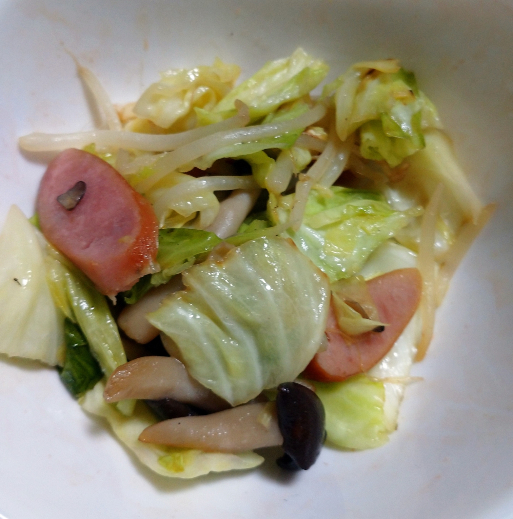 目についた野菜で野菜炒め