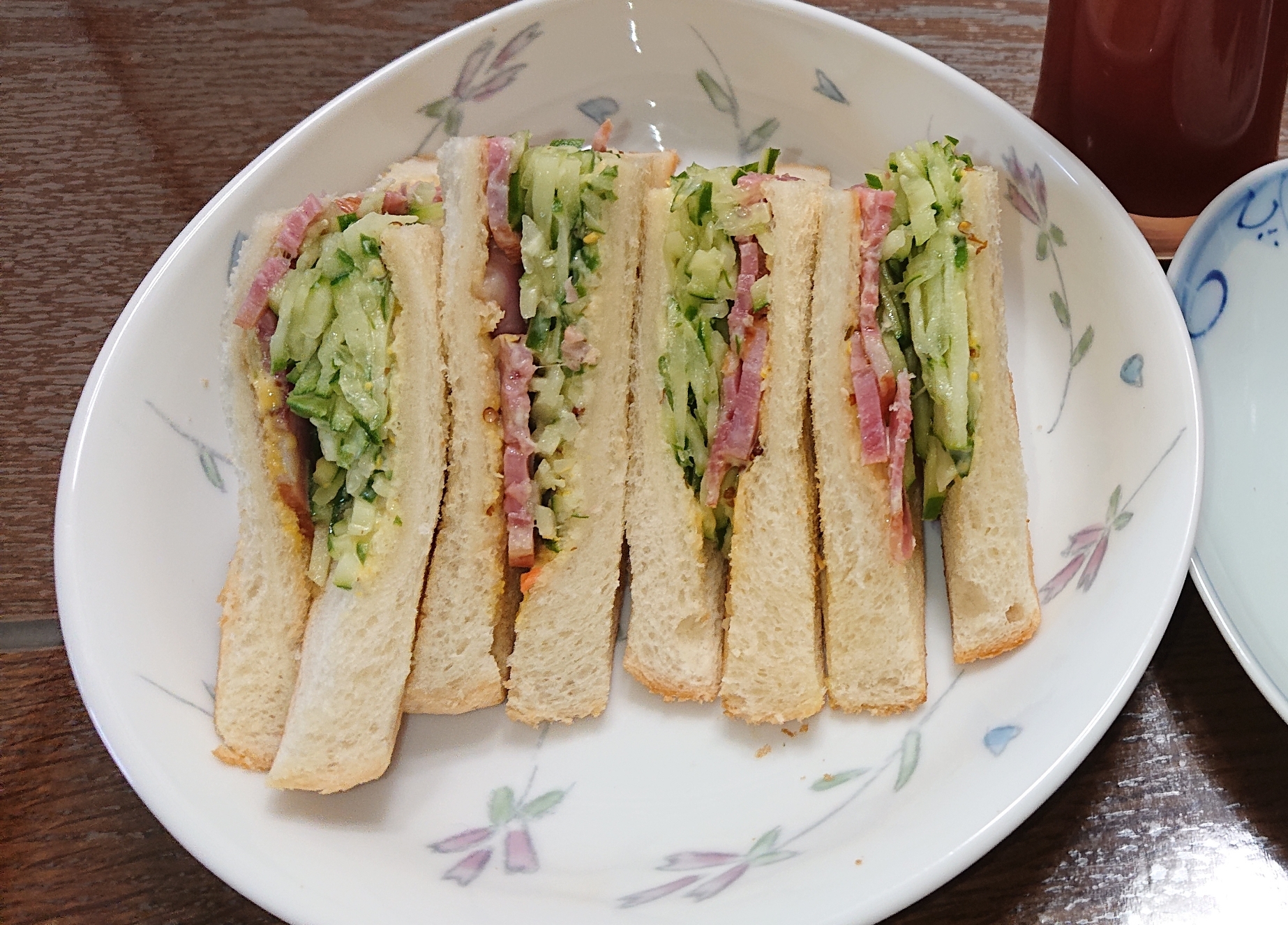 ビーフハムときゅうりのホットサンドの