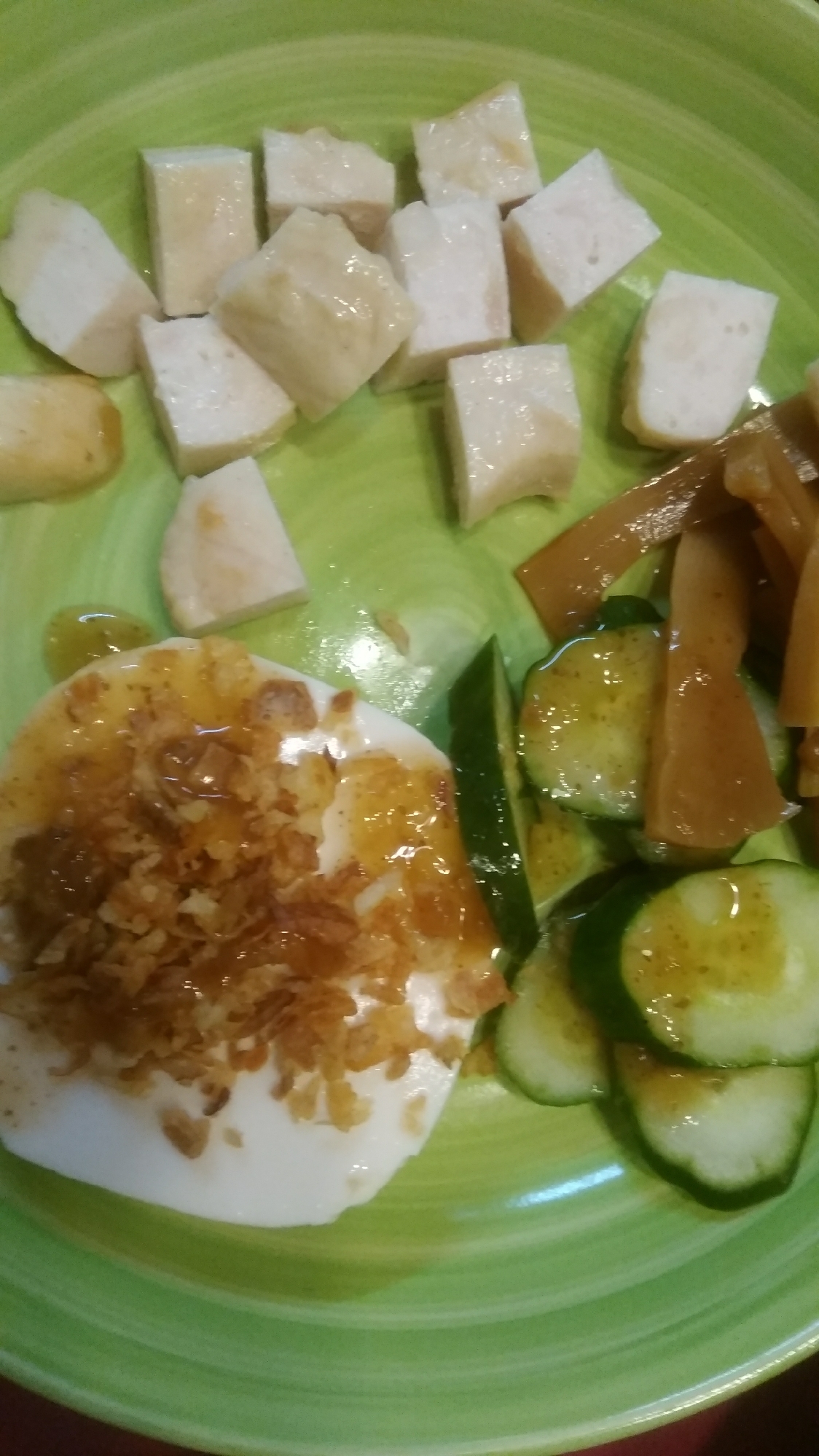 漬け込み蒸し鶏サラダ