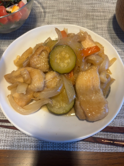 鶏むね肉しっとり♡鶏むねとズッキーニのマヨポン炒め