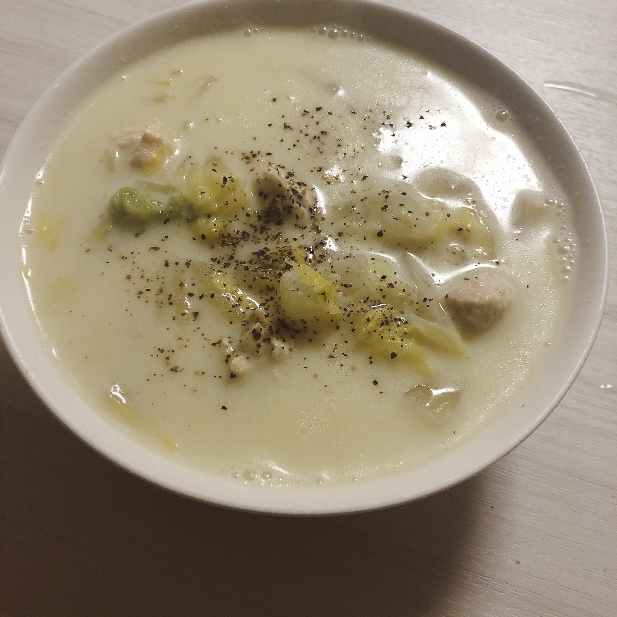 白菜とささみの豆乳味噌スープ