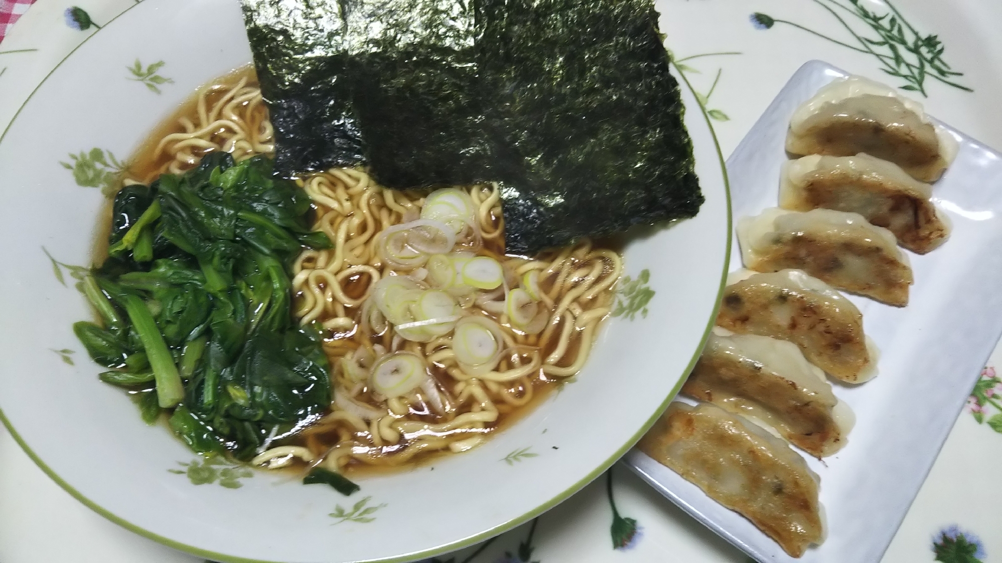 ランチに♪ラーメン餃子☆