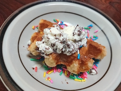 王道ワッフル　アイス×チョコレートシロップがけ