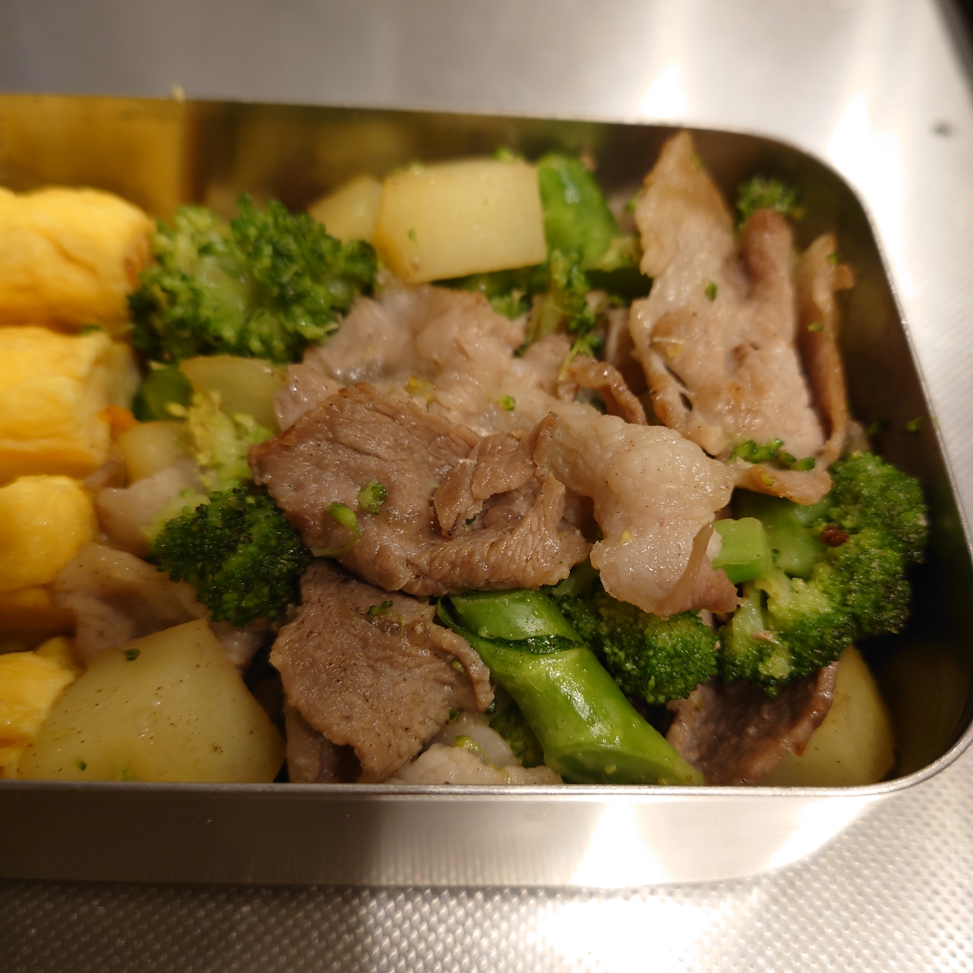 豚肉とブロッコリーの塩コショウ炒め【お弁当】