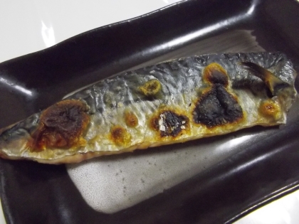 フライパンで焼く。サバの西京焼。