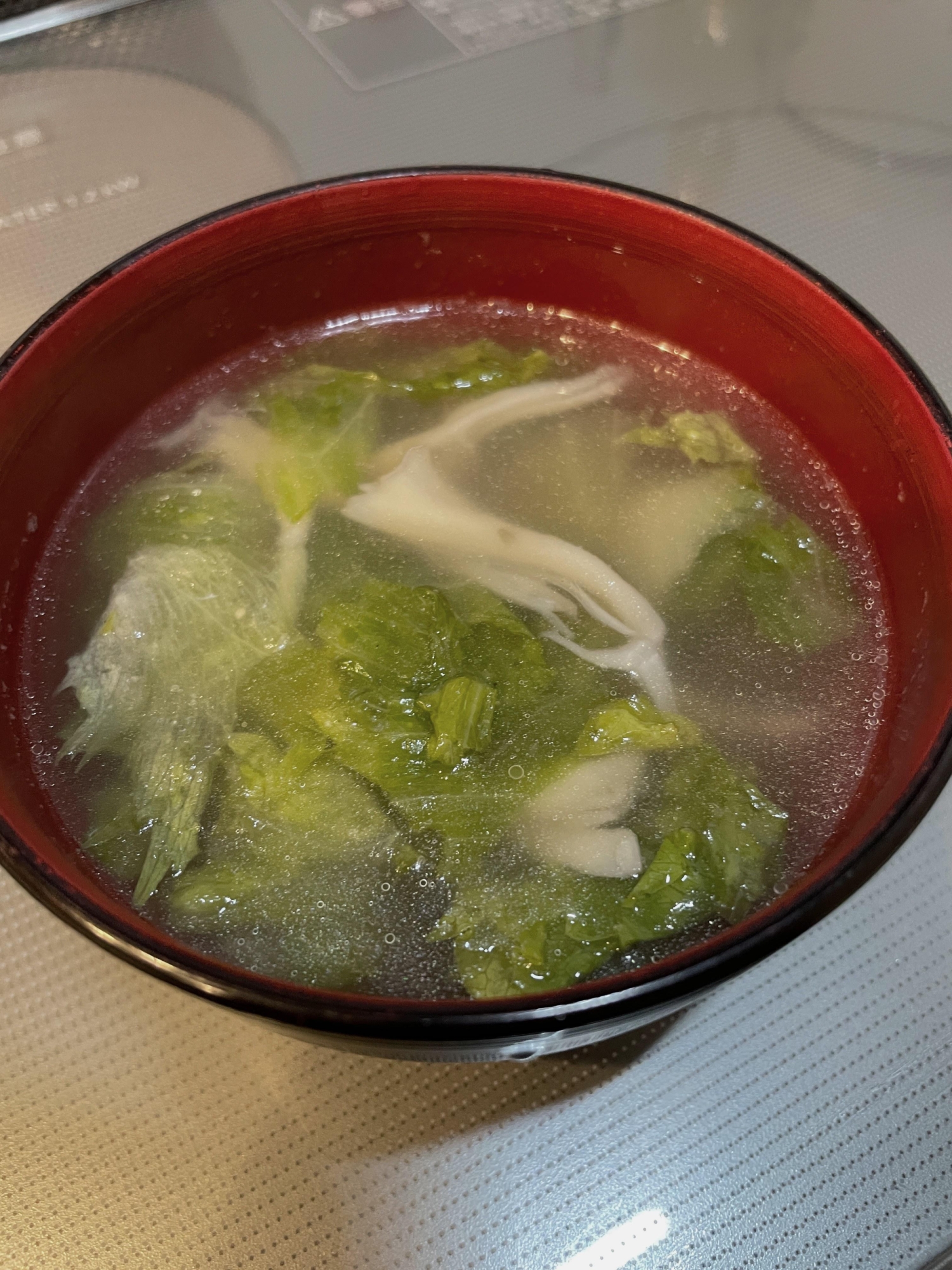 包丁いらず(^_-)-☆舞茸とレタスの香味スープ！