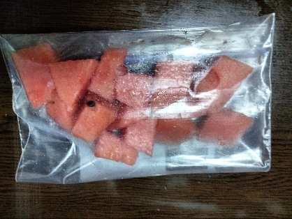 こちらも試しました。スイカの冷凍保存、助かりました。レシピ有難うございました。