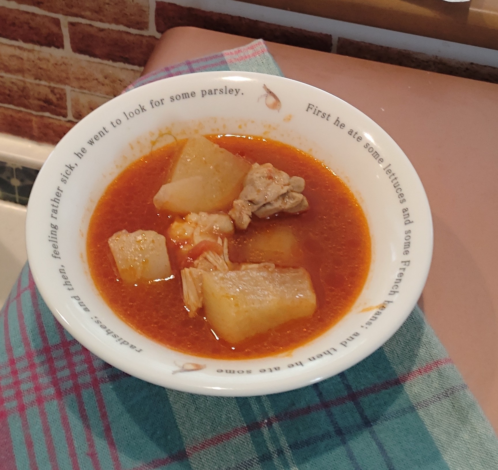 ゴロッと大根と鶏肉のトマトスープ