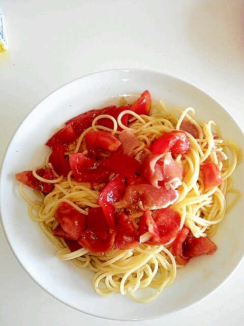 生ハムとトマトの冷製パスタ