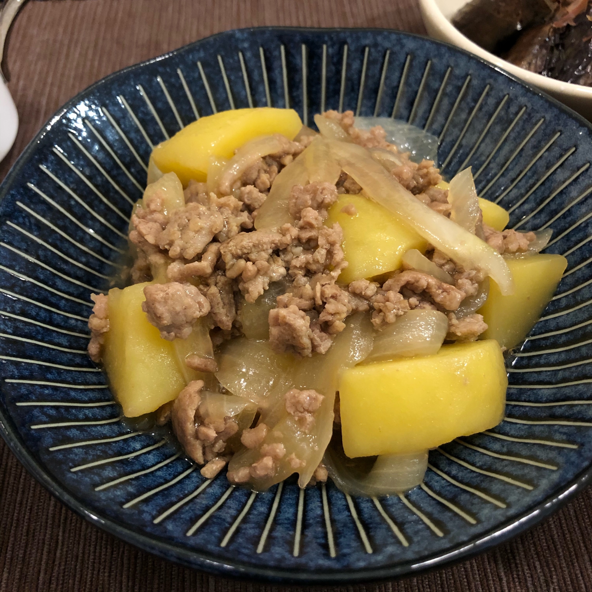 じゃがいもと豚ひき肉のそぼろ煮