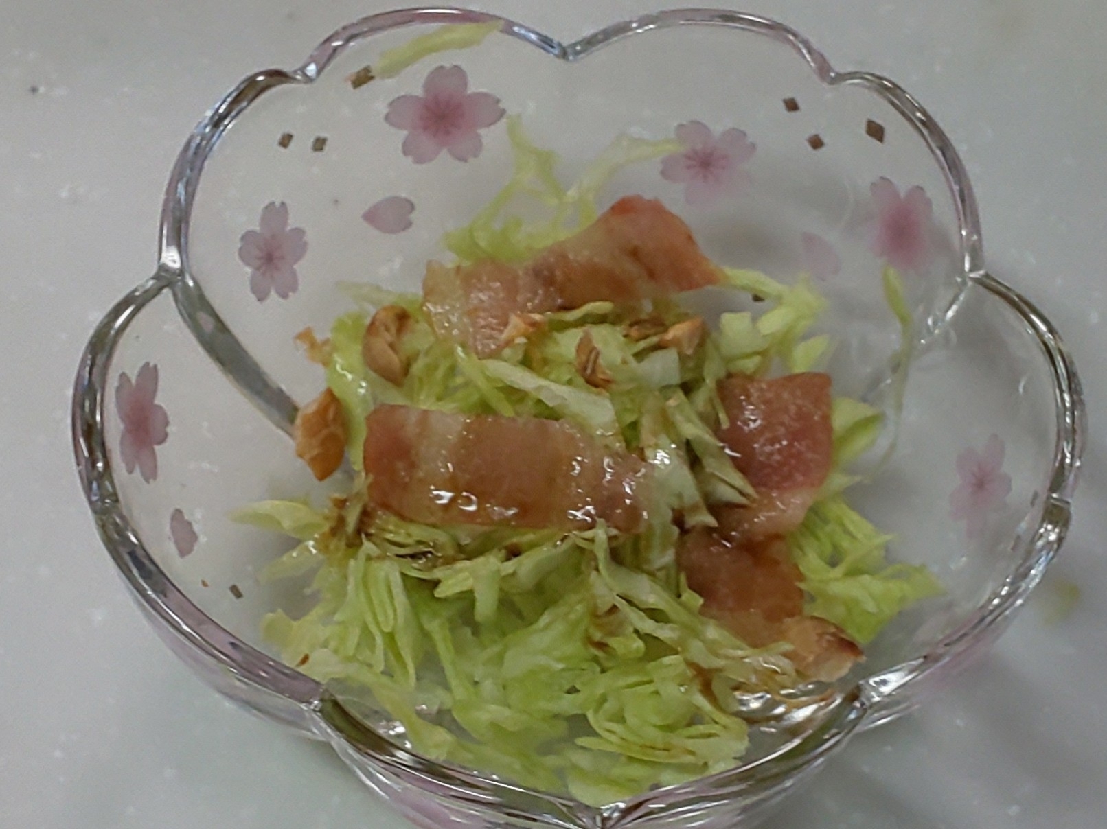 ☆ベーコンと炒り豆のキャベツサラダ☆