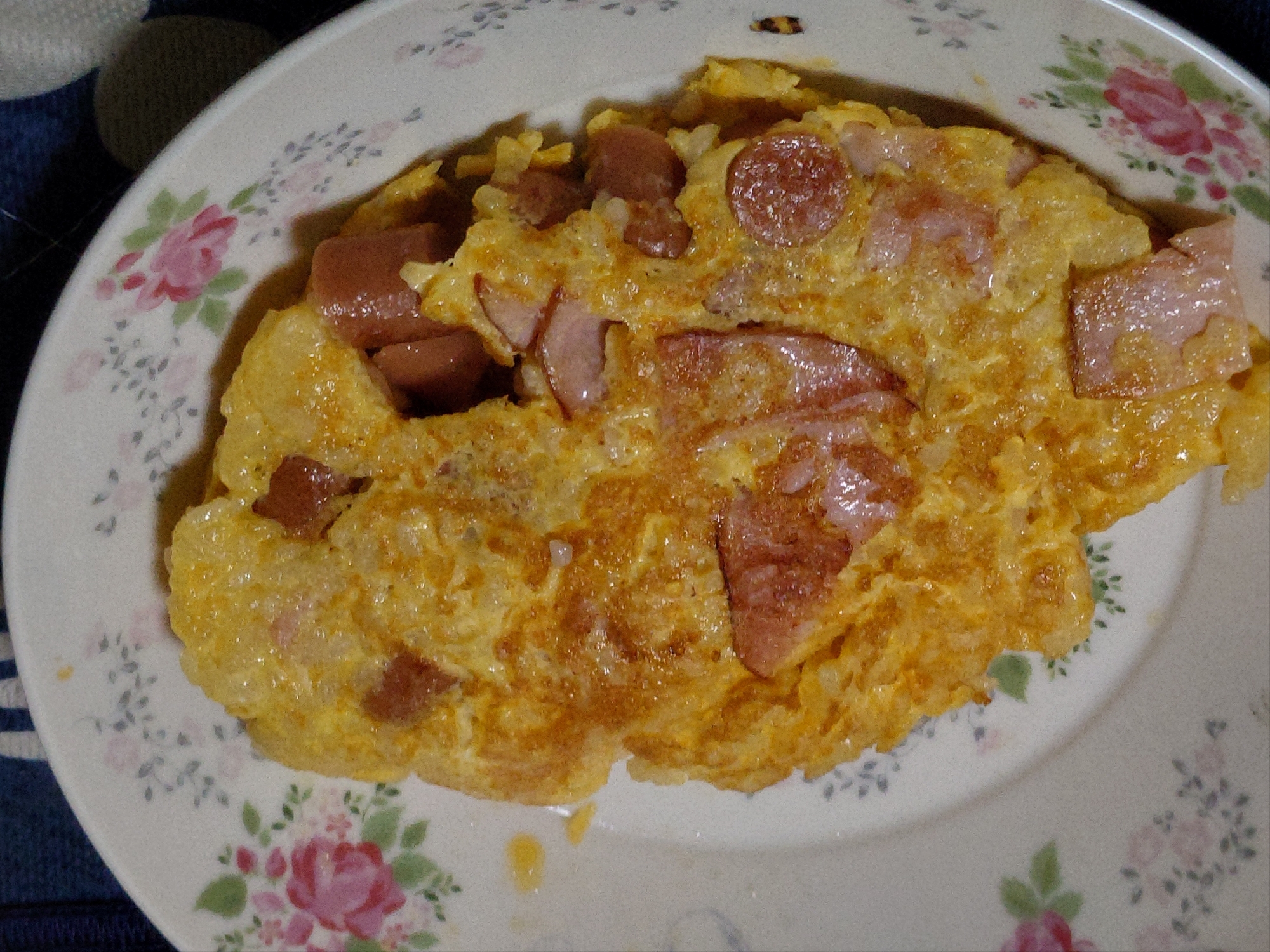 ウィンナーとハムの卵ご飯焼き