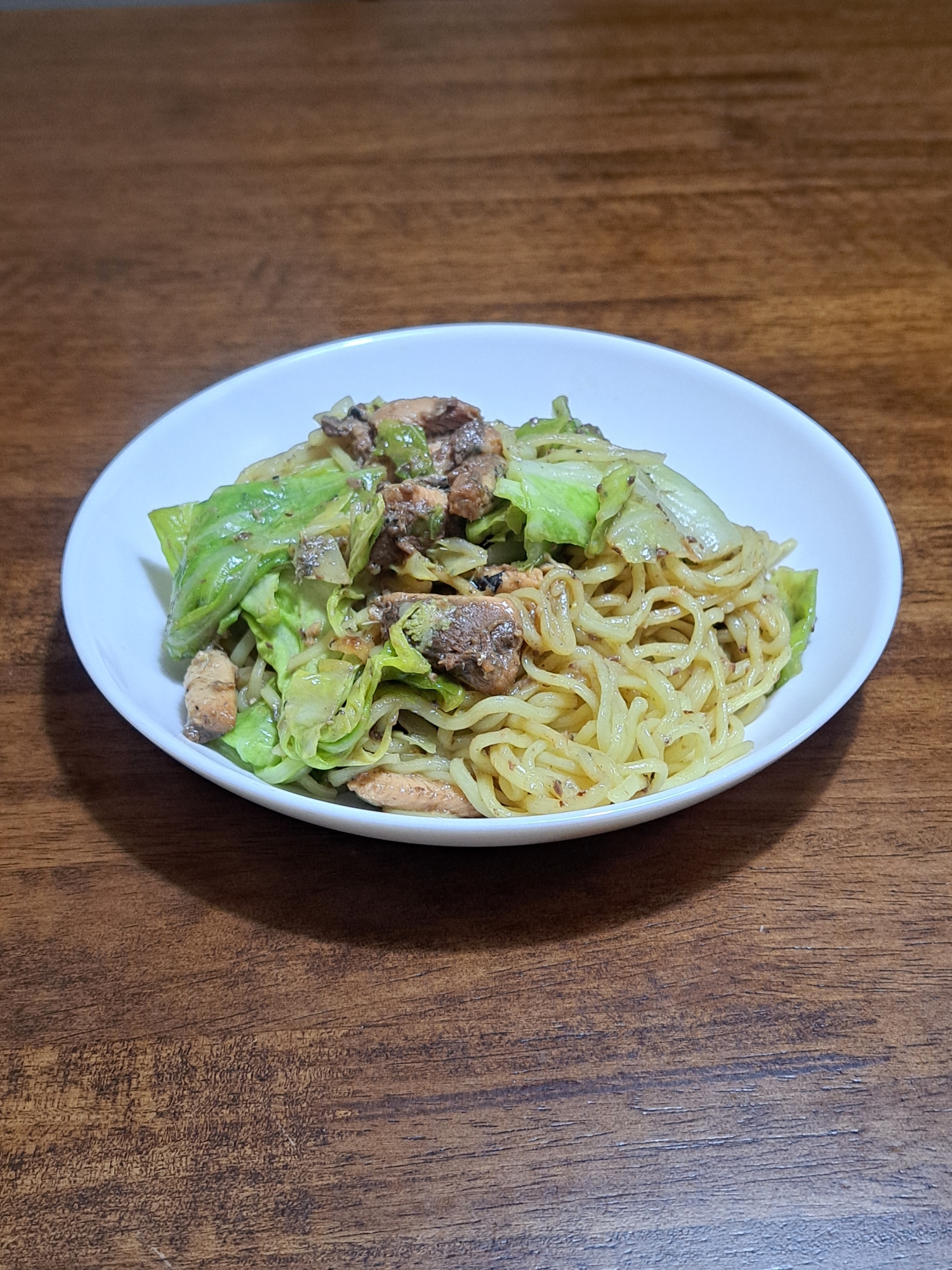 ゆず胡椒でビールのお供！イワシ味噌煮缶の焼きそば