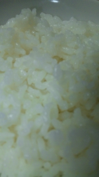 どんなに急いでいてもお米は洗ったあと
炊くまでに時間を置くようにしています
ひと工夫で美味しく炊けました♪(~_~)