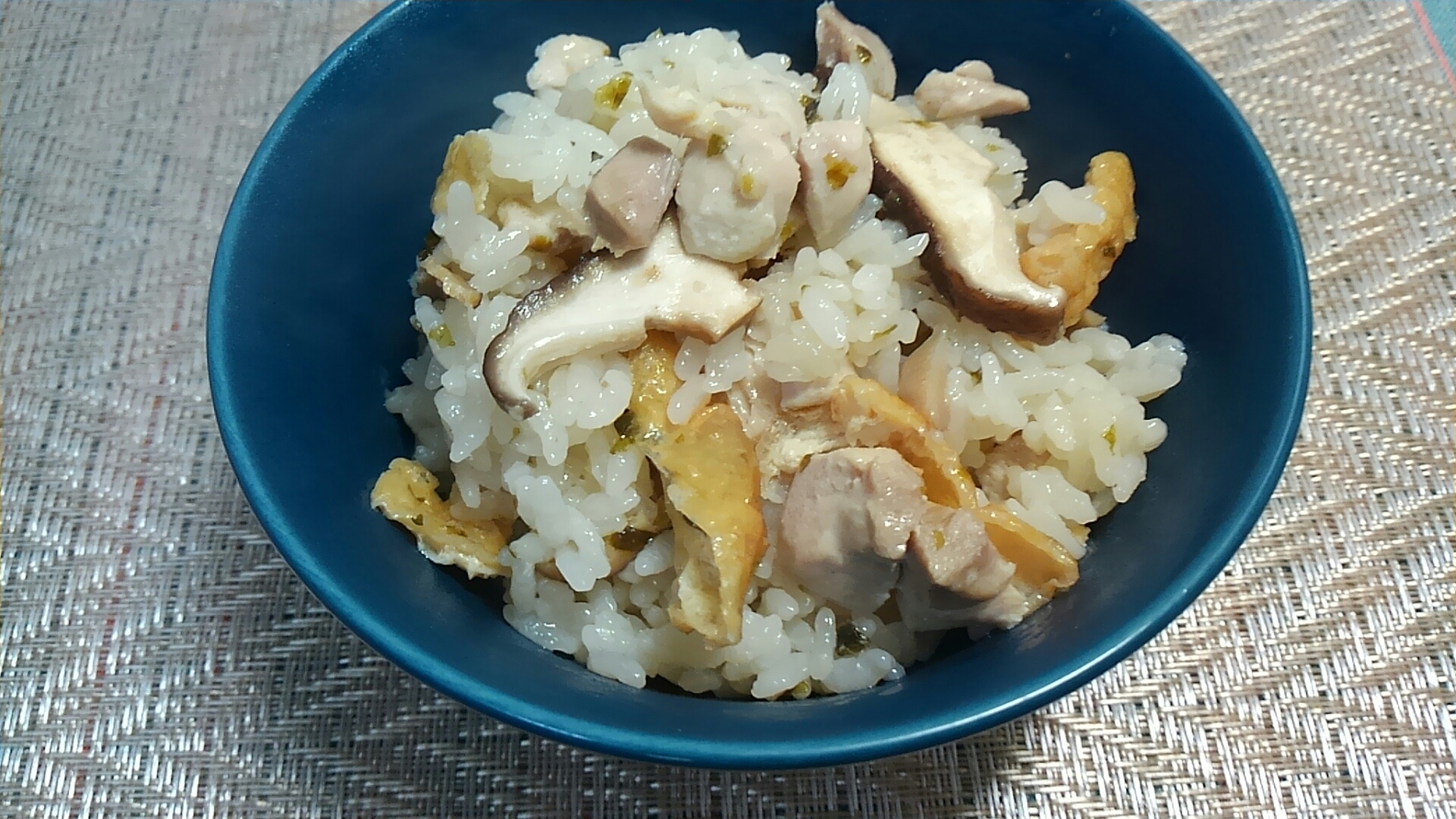 松茸のお吸い物で 椎茸と鶏肉の炊き込みご飯 レシピ 作り方 By ミニー7015 楽天レシピ 松茸のお吸い物で 椎茸と鶏肉の炊き込みご飯 レシピ 作り方 By ミニー7015 楽天レシピ