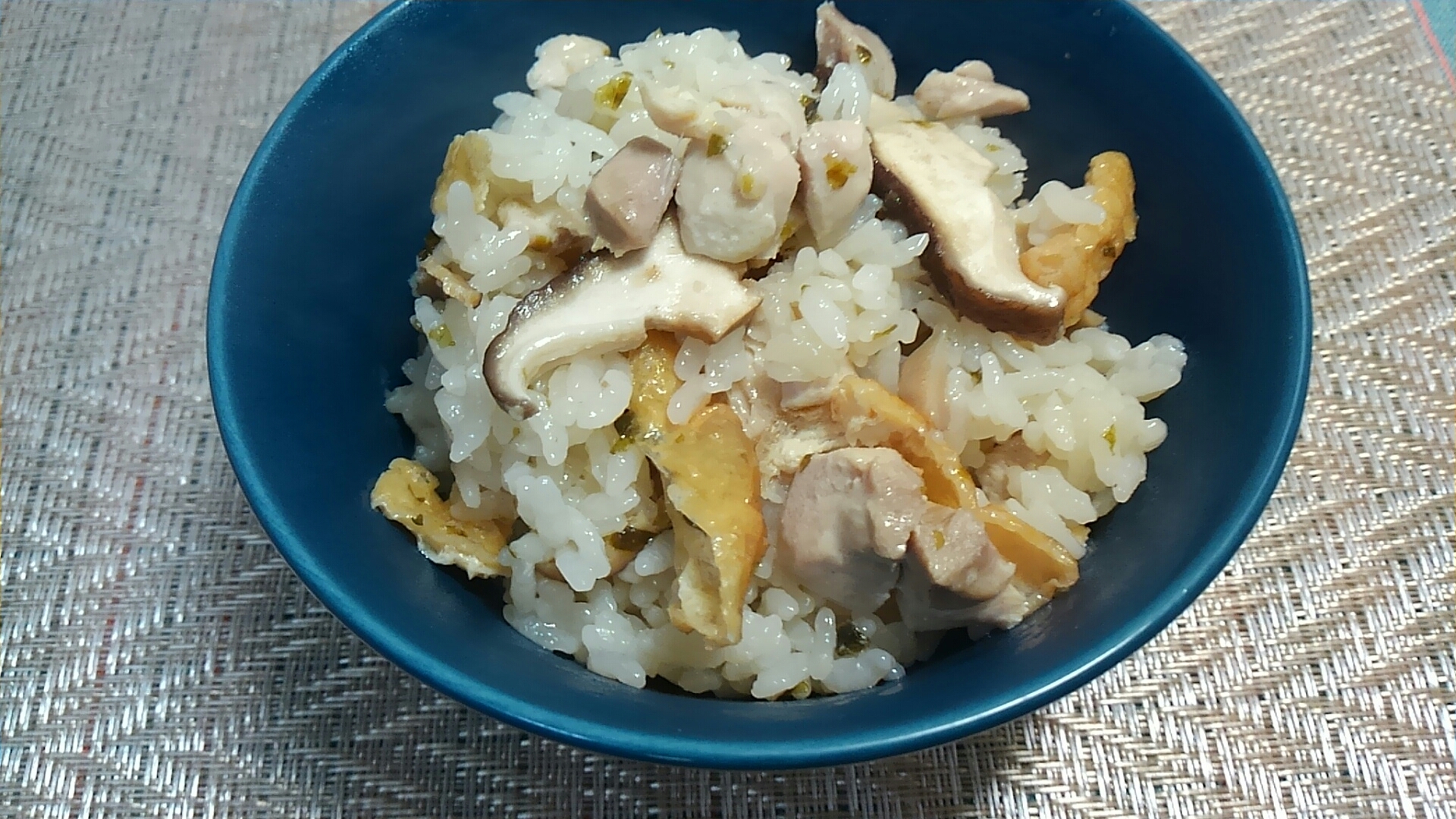 松茸のお吸い物で 椎茸と鶏肉の炊き込みご飯 レシピ 作り方 By ミニー7015 楽天レシピ