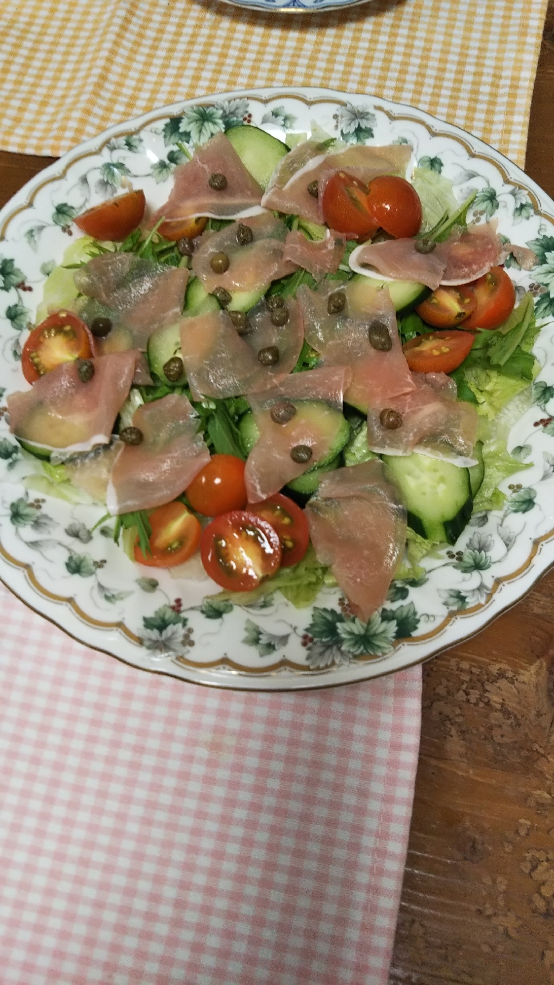 *~簡単サラダ 生ハムと野菜~*