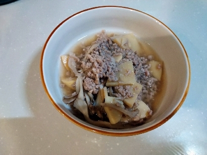 筍・舞茸・豚ひき肉の　煮物