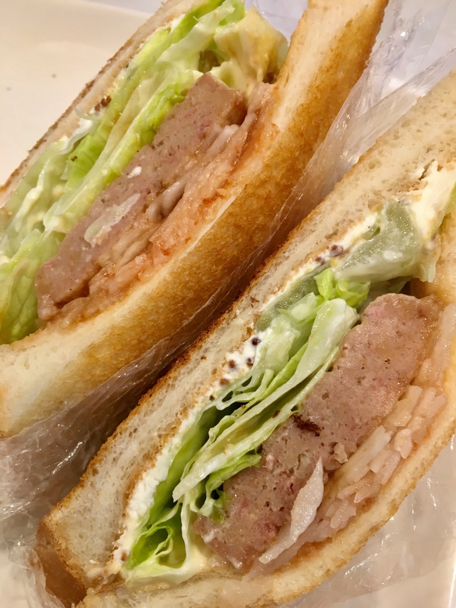 チキンハンバーグとクリームチーズのホットサンド♪