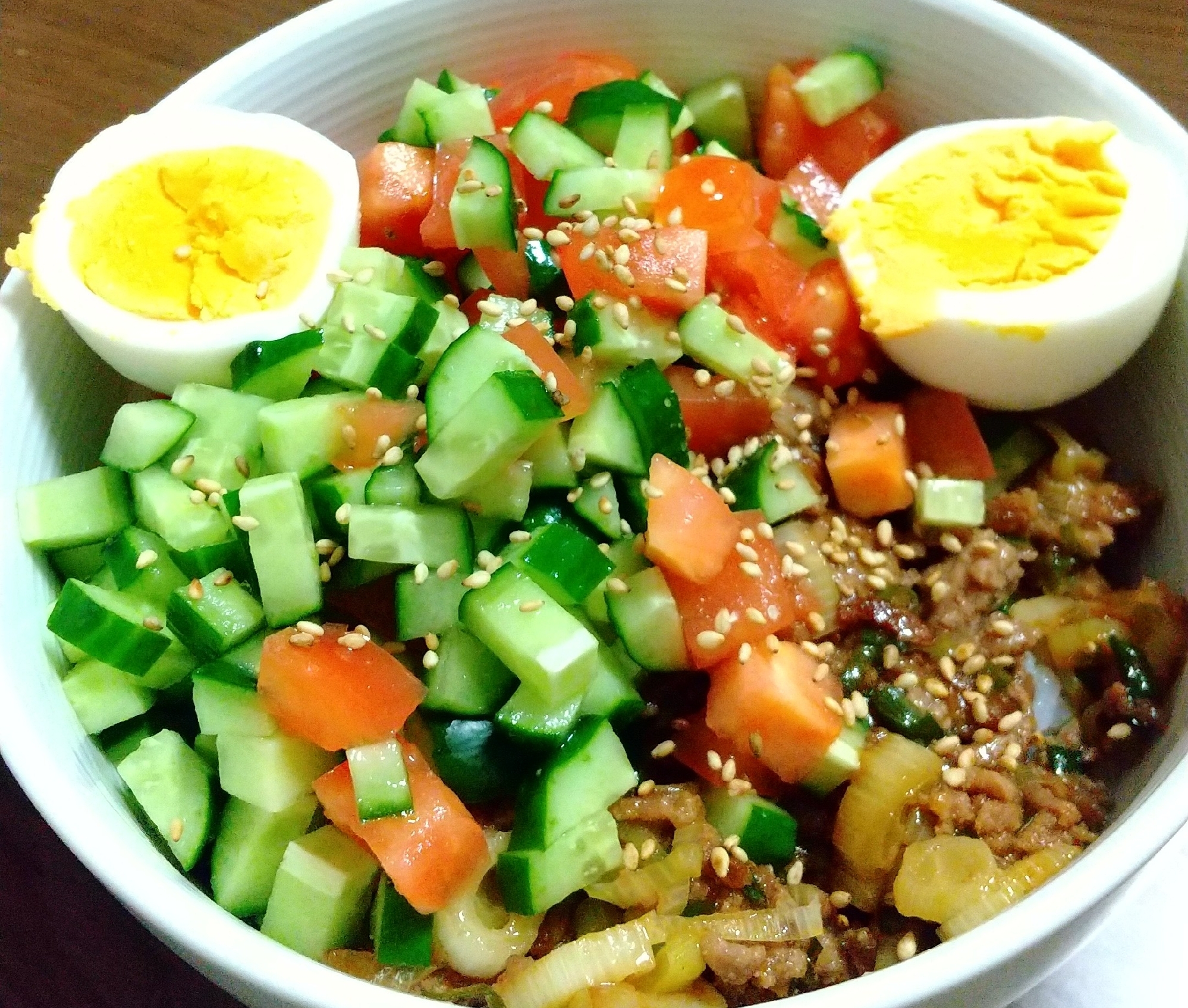 野菜たっぷり台湾風丼