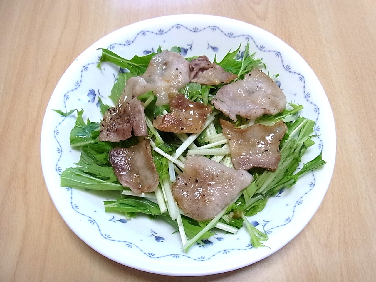 豚ばら肉と水菜のわさびポン酢サラダ