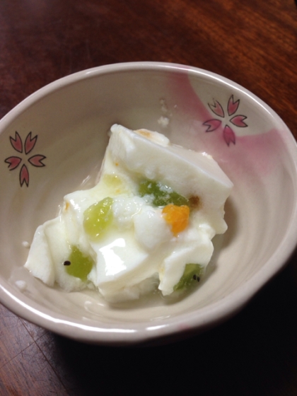 離乳食 メロン入りの牛乳寒天 レシピ 作り方 By みゅうしろ 楽天レシピ