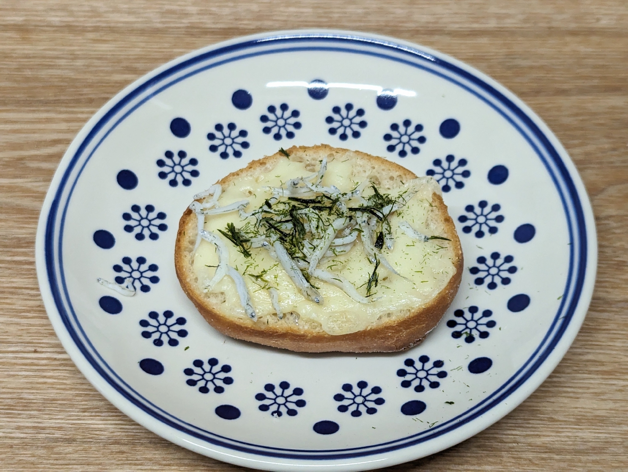 しらすと青海苔のチーズトースト