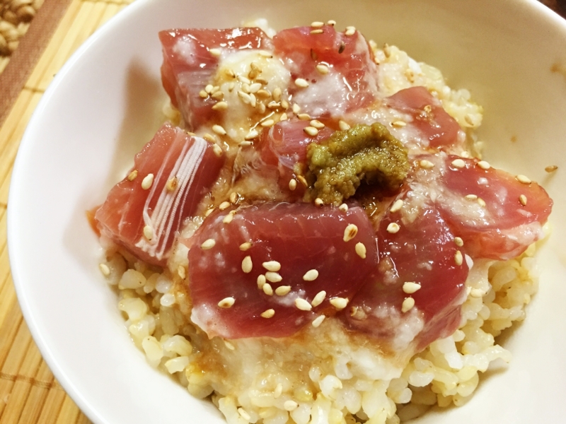 玄米ごはんで！とろろまぐろ漬け丼