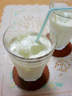 冷凍キウイで、とろ～りキウイミルクジュース☆