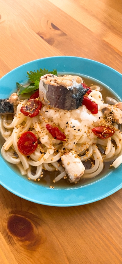 トマトとおろしでさっぱり！サバ缶冷やしうどん