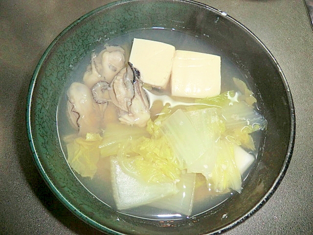 牡蠣と豆腐と白菜の塩麹煮