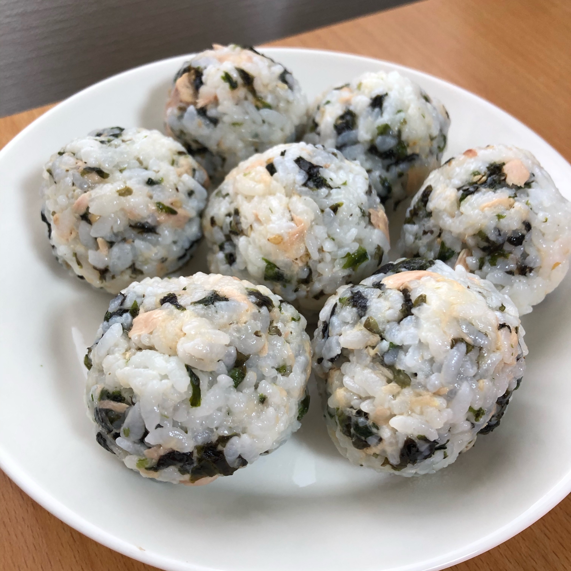 ツナマヨおにぎり レシピ 作り方 By Yuna 楽天レシピ