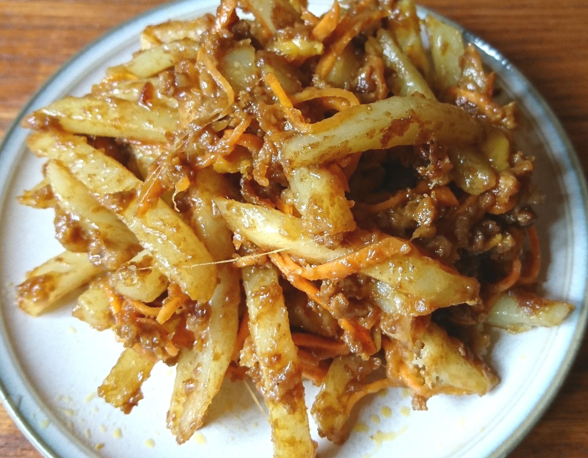 ポテトフライを使って☆ポテトとカレーのチーズ焼き