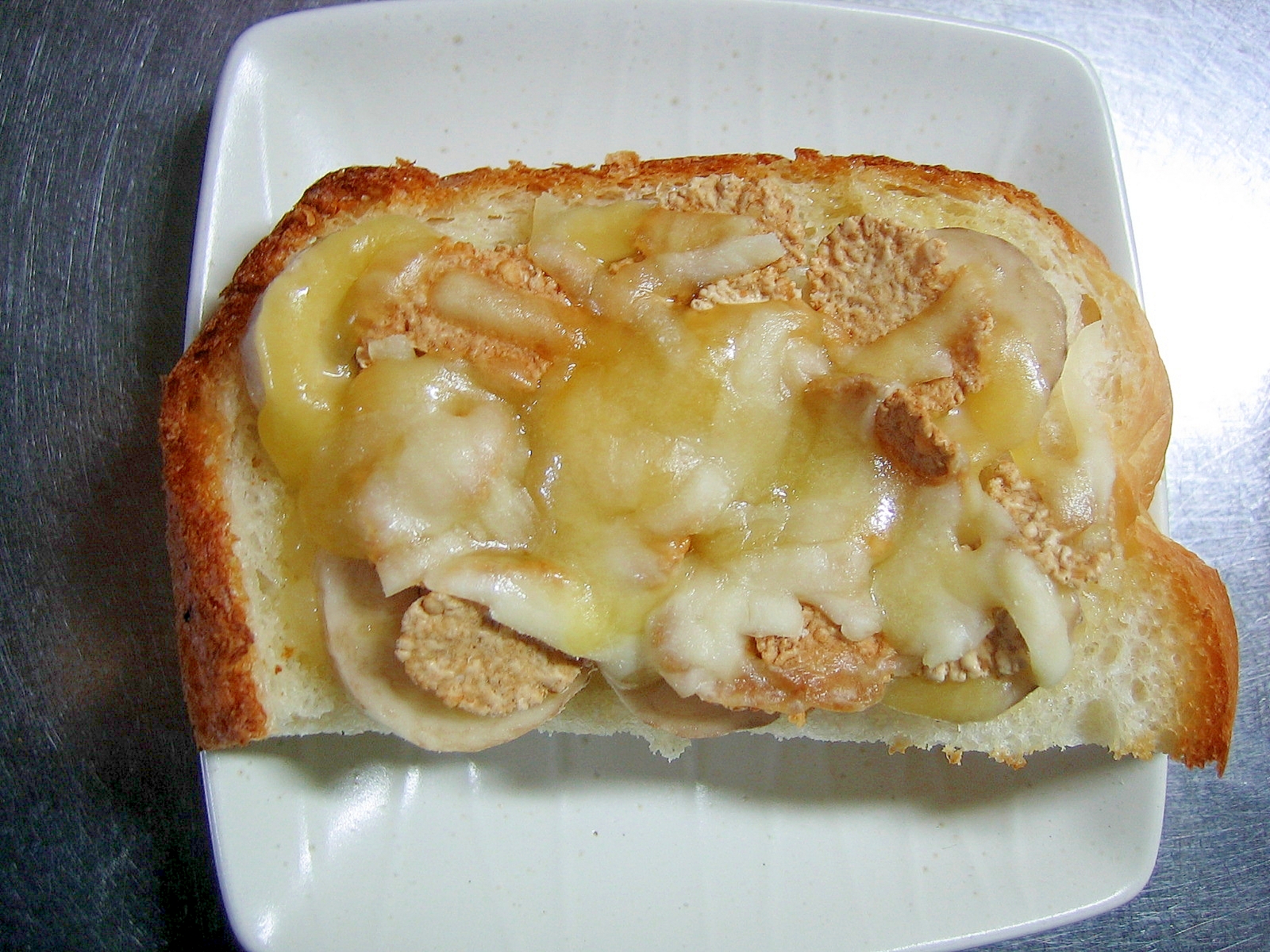 バナナ＆玄米フレークの蜂蜜チーズトースト