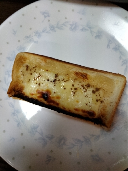 チーズ蜂蜜シナモンのトースト