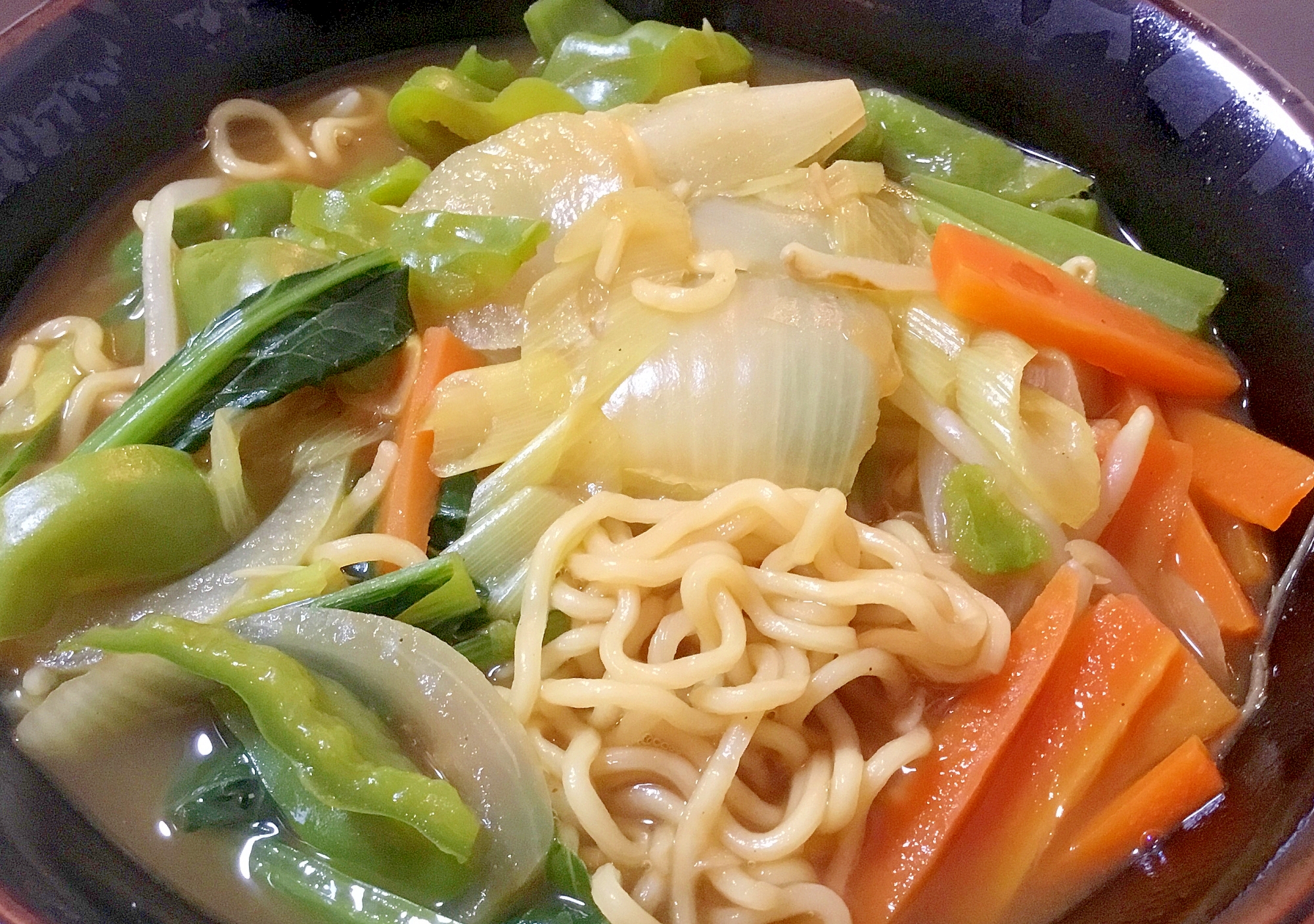 カレー粉を使ったインスタントラーメン