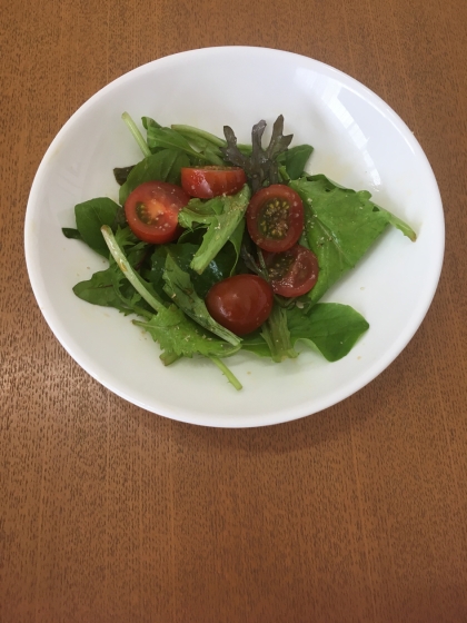 リーフレタスとミニトマトのチョレギ風サラダ