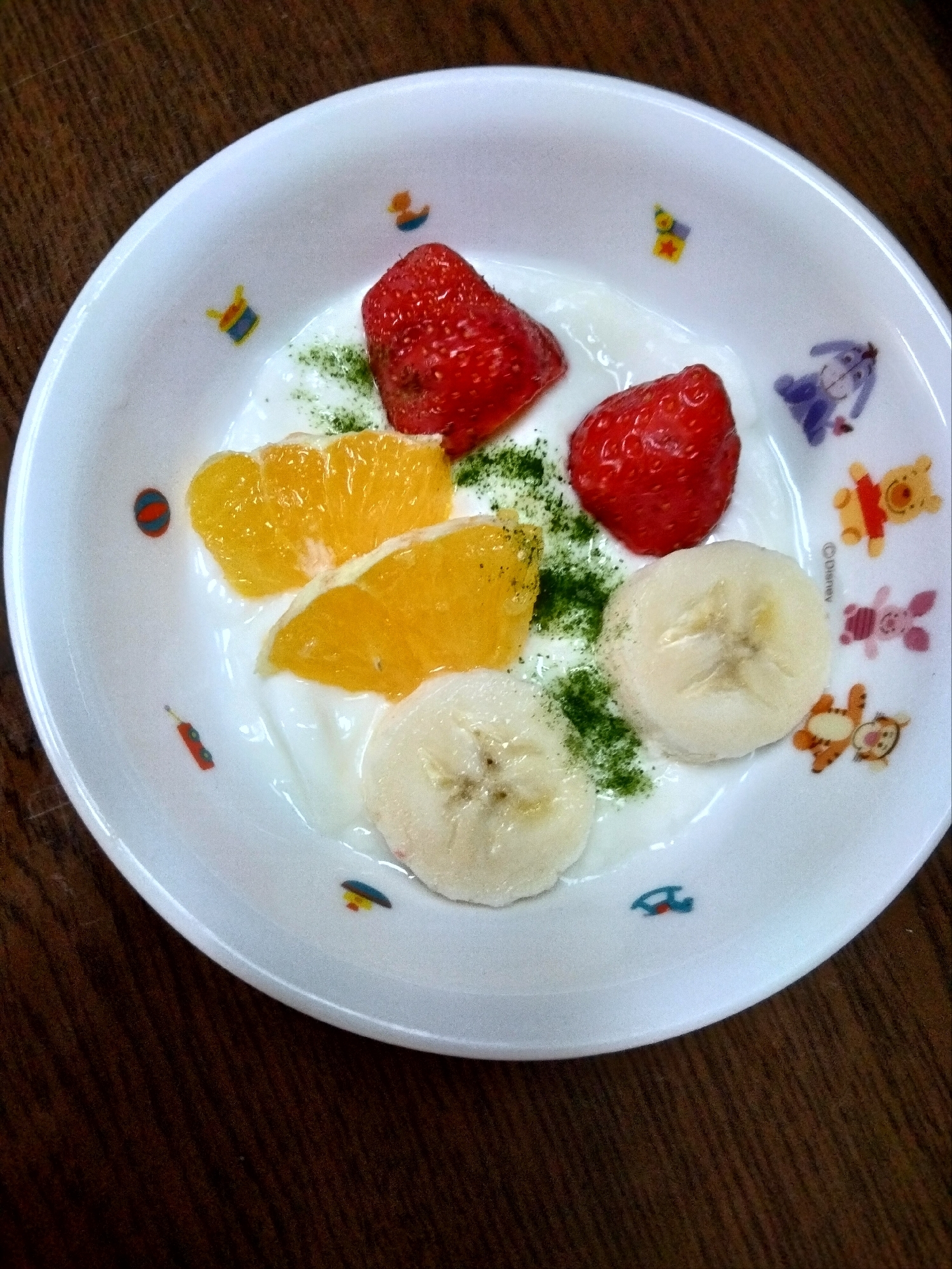 今日のヨーグルト♡果物3種のせて青汁かけて