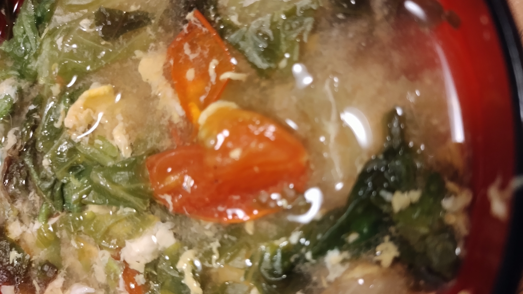 レタスとミニトマトの卵スープ