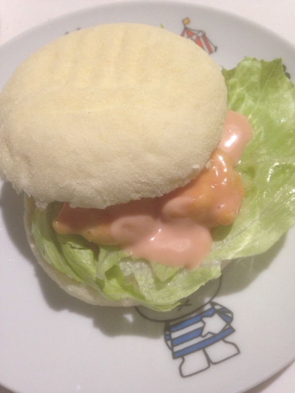 イングリッシュマフィンのエビマヨサンド