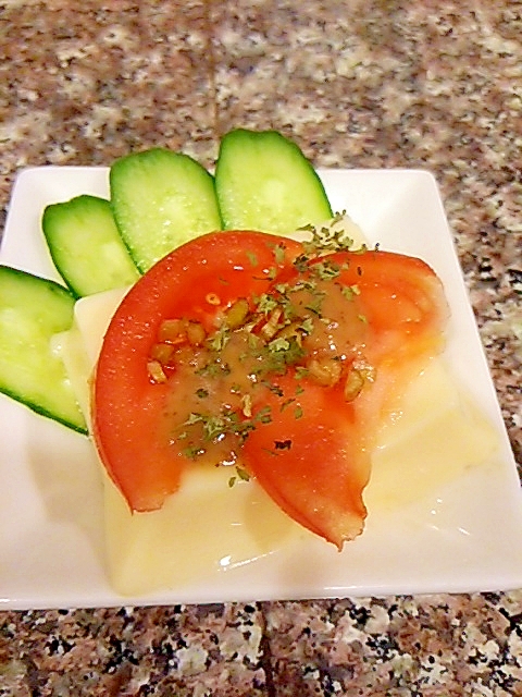 卵豆腐の胡麻だれサラダ仕立て