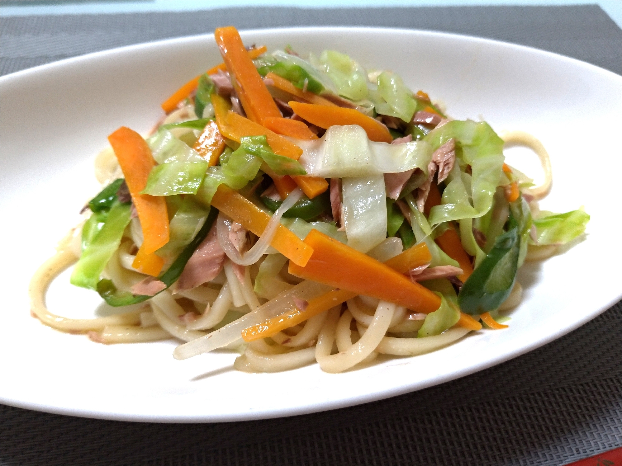 乾麺とかつおの生節を使った和風焼うどん