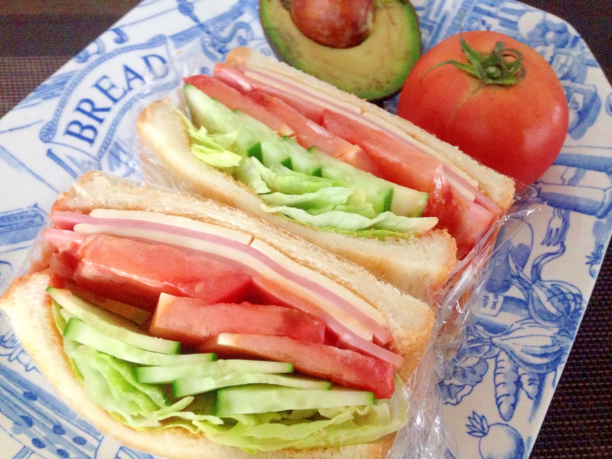 ハムとチーズと野菜のサンドイッチ☆沼サン